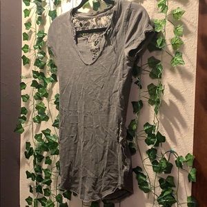 Free people t shirt with lace detail 🌻